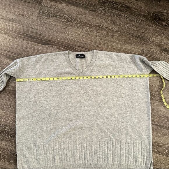 Soft by Naadam 100% Cashmere V-Neck Boyfriend Pullover - Picture 7 of 8